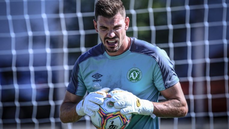 Goleiro da Chape tomou apenas cinco gols em 19 rodadas. – Foto: M&aacute;rcio Cunha/ACF/Divulga&ccedil;&atilde;o