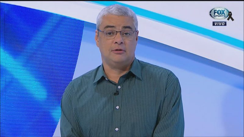 Paulo Julio Clement: o jornalista tinha 51 anos e era comentarista do canal da Fox Sports. Era natural do Rio de Janeiro e trabalhou nos jornais O Globo, Jornal do Brasil, na rádio CBN e desde 2012 estava na Fox. – Foto: Reprodução/Fox Sports