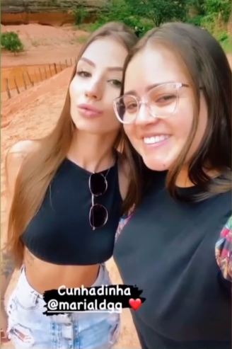 Quem também posou com a namorada de Whindersson foi a irmã dele, Hagda Kerolayne: “Cunhadinha”, escreveu na legenda da foto, junto com um desenho de coração – Foto: Reprodução/Instagram