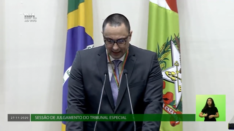 Ralf Zimmer, autor da den&uacute;ncia, durante discurso na Alesc – Foto: Reprodu&ccedil;&atilde;o/TV Alesc