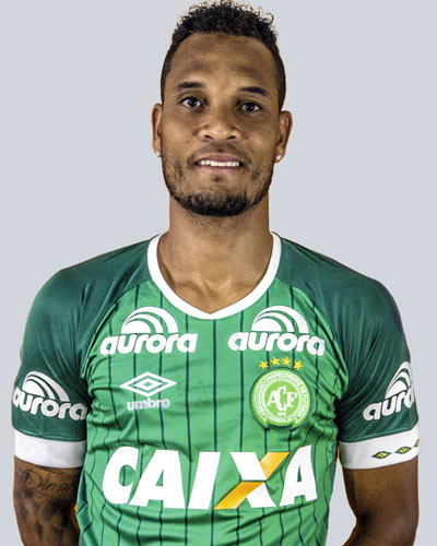 Thiego: William Thiego tinha 30 anos e era zagueiro da Chapecoense, onde estava desde 2015. Foi revelado no Sergipe e também jogou no Grêmio. – Foto: Reprodução/Chapecoense