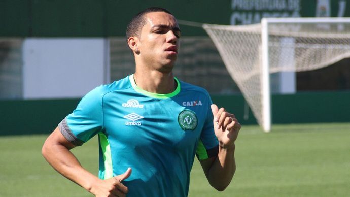 Tiaguinho: Tiago da Rocha Vieira tinha 22 anos e era atacante da Chapecoense. Natural de Trajano de Moraes (RJ) começou a carreira no XV de Piracicaba e passou pelo Cianorte – Foto: Reprodução/Chapecoense