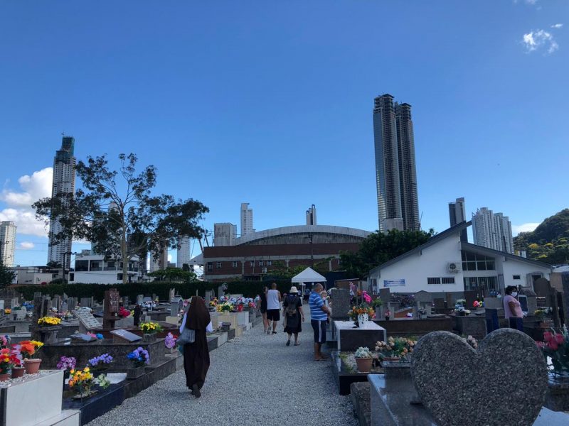Movimento nos cemit&eacute;rios da cidade foi baixo. – Foto: Divulga&ccedil;&atilde;o/Prefeitura de BC