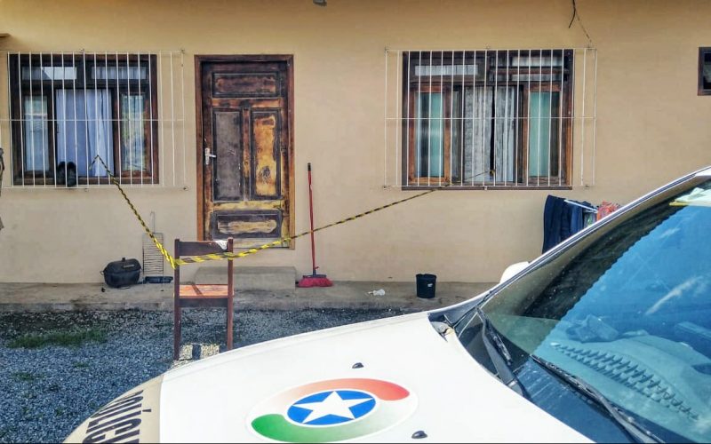 Vítima foi encontrada morta debaixo da cama sem roupa – Foto: Divulgação / Polícia Militar de Blumenau