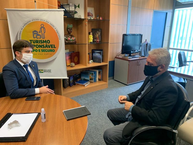 Prefeito de Balneário Camboriú em reunião com o secretário Nacional de Turismo – Foto: Assessoria da presidência