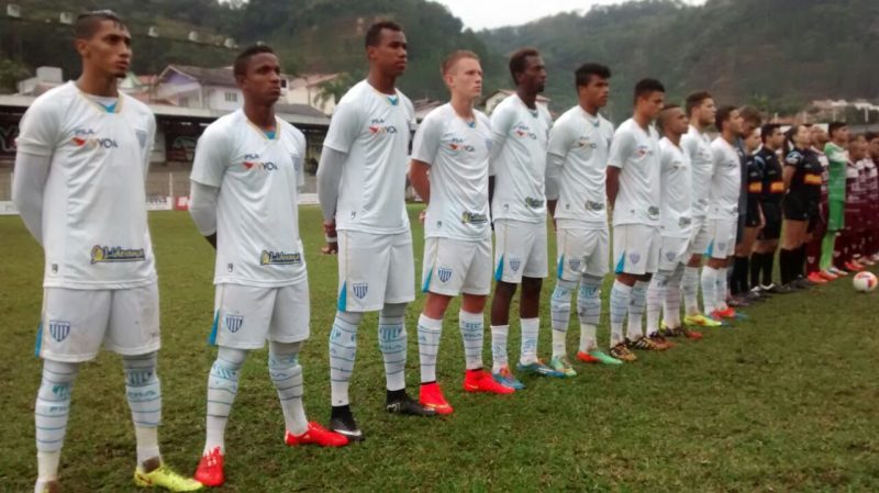 Raphinha, Vin&iacute;cius Baiano e Gabriel, da esquerda para a direita; base do Ava&iacute; gerou frutos – Foto: Arquivo pessoal/ND/divulga&ccedil;&atilde;o