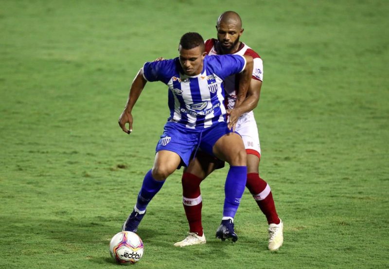 Avaí enfrenta o Náutico, pela primeira rodada do returno; empate teve contorno histórico, mas sentimento é de que o jogo era para vencer – Foto: Brenda Alcântara/JC Imagem/Estadão Conteúdo