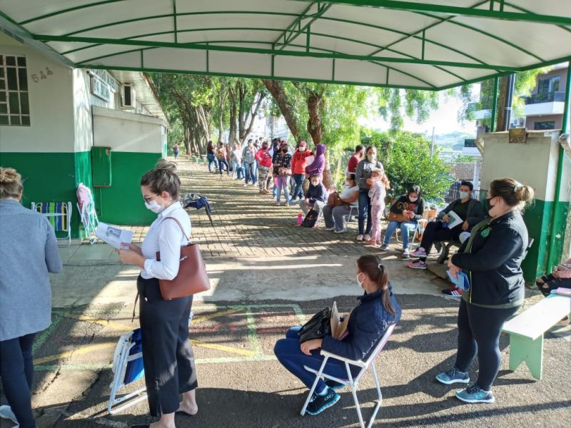 Prefeitura de Chapec&oacute;, por meio da Secretaria de Educa&ccedil;&atilde;o, divulgou amplamente os hor&aacute;rios para garantir vagas em todas as escolas do munic&iacute;pio – Foto: Simone Casagrande/R&aacute;dio Efapi