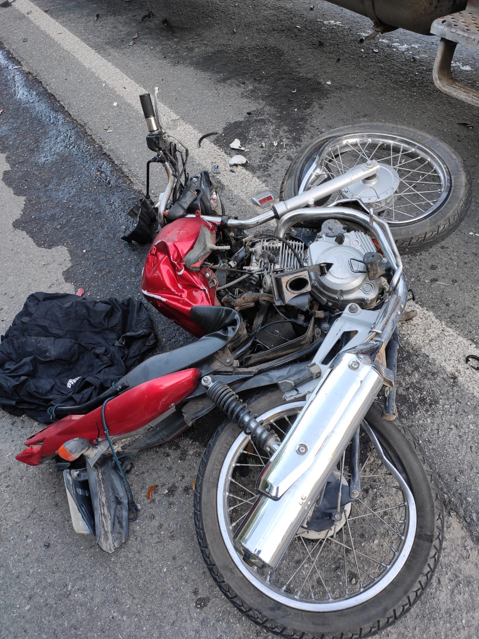 Acidente entre moto e caminhão termina em morte em Rio Negrinho