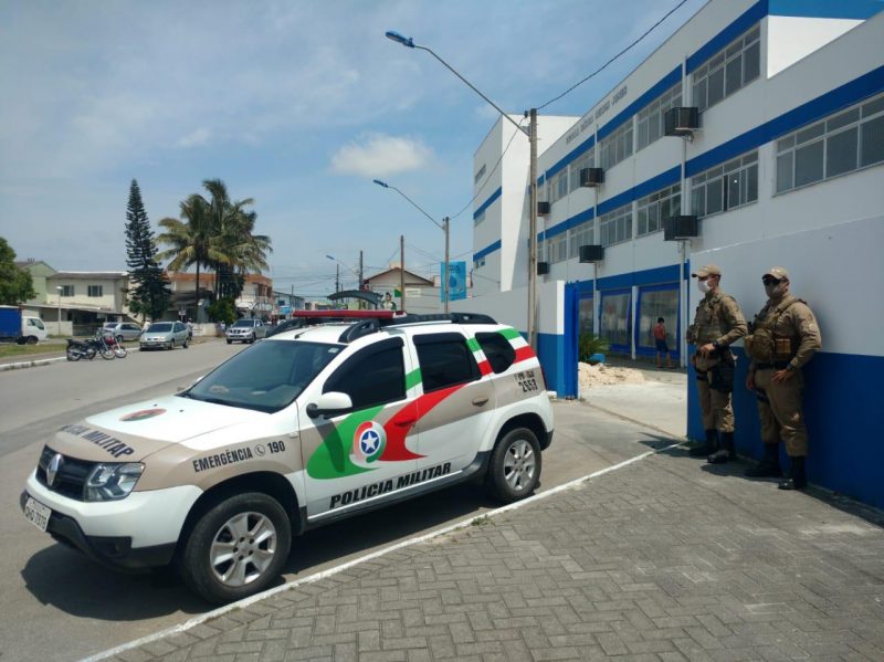 Uma mulher foi presa e outros assinaram termo circunstanciado em Itaja&iacute;.