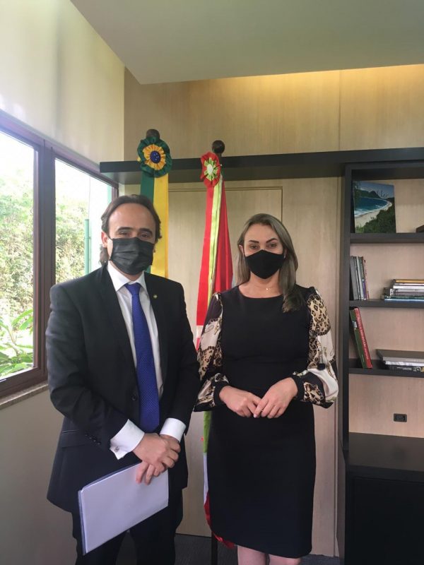 Governadora interina Daniela Reinehr se reuniu com o deputado Carlos Humberto na tarde desta segunda (16). – Foto: Reprodu&ccedil;&atilde;o