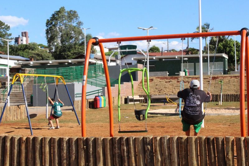 Comunidade tem aproveitado o espa&ccedil;o para lazer. – Foto: Luciano da Luz (PMC) e Construtora Oliveira.