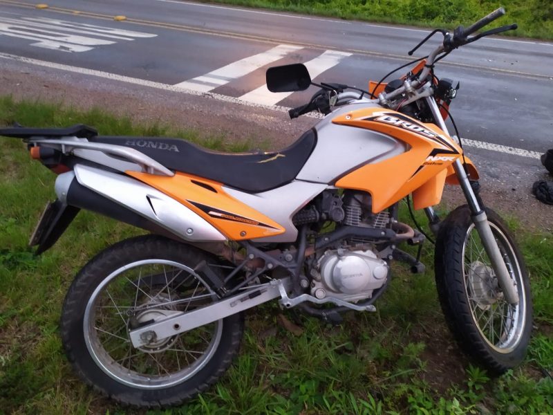 V&iacute;tima morreu ap&oacute;s ser atropelada por um trem – Foto: PRF/Divulga&ccedil;&atilde;o