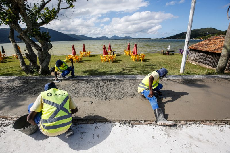 A polêmica da redução de vagas de estacionamento, ao longo da via, ainda permeia as discussões entre os empresários, apesar da garantia da prefeitura da capital de que serão mantidas 80% das vagas – Foto: Anderson Coelho/ND