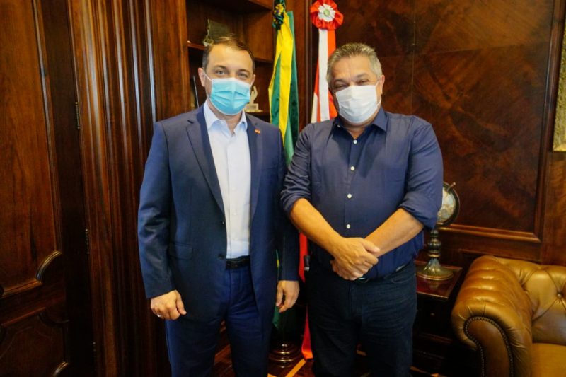 O prefeito eleito de Chapec&oacute;, Jo&atilde;o Rodrigues, esteve com o governador Carlos Mois&eacute;s na manh&atilde; desta segunda-feira (30). – Foto: Peterson Paul/Secom
