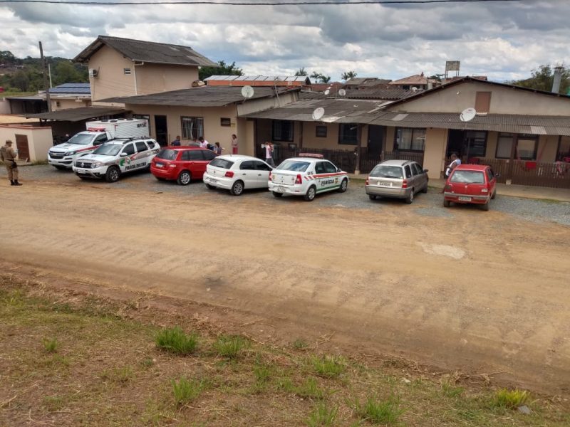 Crime ocorreu na casa da v&iacute;tima na Itoupava Central – Foto: PC/Divulga&ccedil;&atilde;o