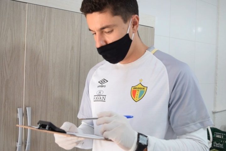 Seis jogadores do Brusque testam positivo para coronav&iacute;rus – Foto: Jefferson Alves / Brusque FCfute