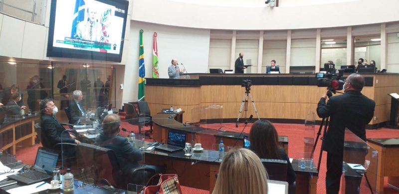 Plenário da Alesc durante sessão