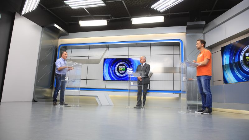 Debate foi mediado pelo jornalista Paulo Alceu – Foto: Carlos Jr./NDTV