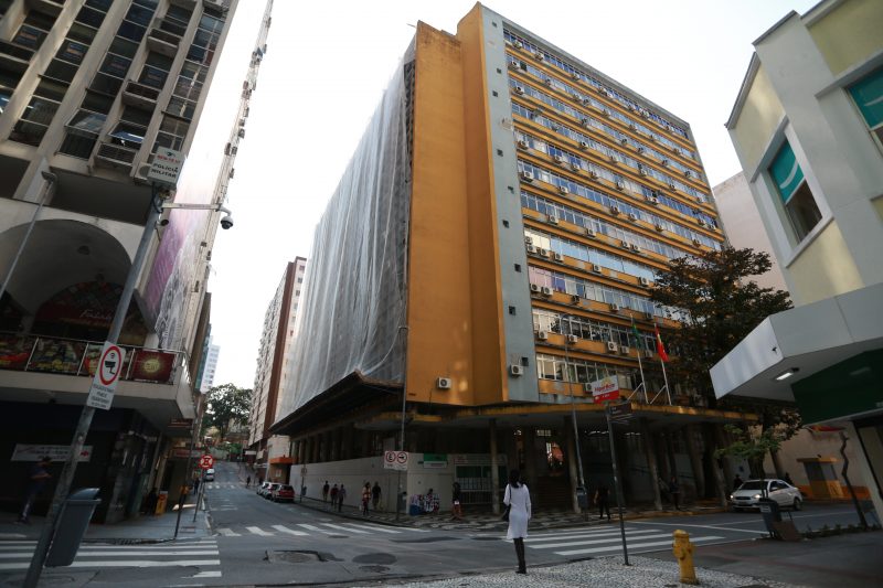 Fachada do pr&eacute;dio das diretorias, no Centro de Florian&oacute;polis – Foto: Julio Cavalheiro/Divulga&ccedil;&atilde;o/ND