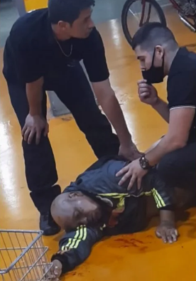 Homem espancado morreu no local – Foto: Foto: Reprodu&ccedil;&atilde;o Metr&oacute;poles