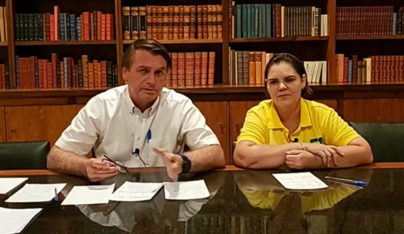 Bolsonaro fez uma live neste sábado (7) ao lado da Coronel Fernanda (Patriota), candidata ao Senado pelo Mato Grosso – Foto: Reprodução/Facebook