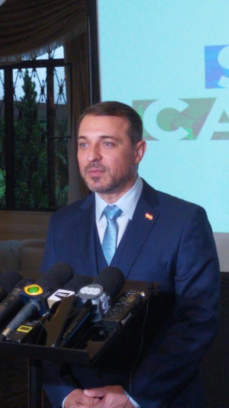 Carlos Mois&eacute;s em entrevista coletiva ap&oacute;s julgamento do impeachment nesta sexta (27) – Foto: Paulo Rolemberg/ND