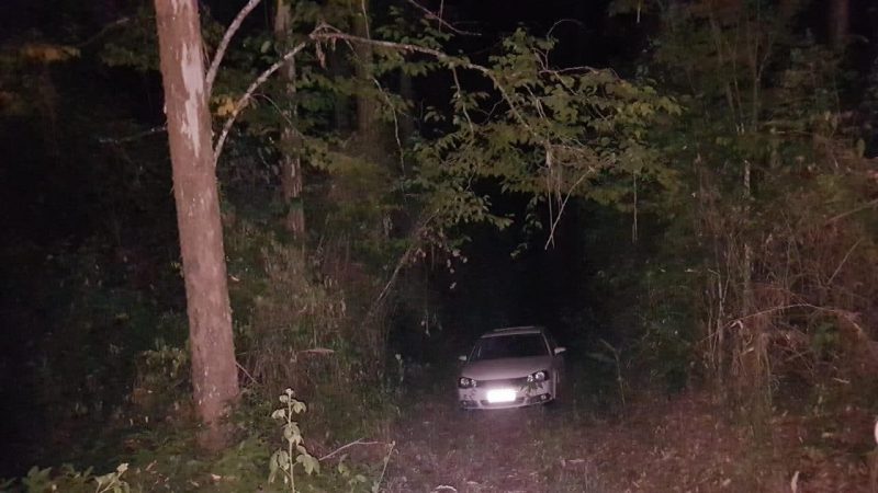 Carro furtado foi encontrado abandonado na Linha Feliz, no interior – Foto: PM/ND