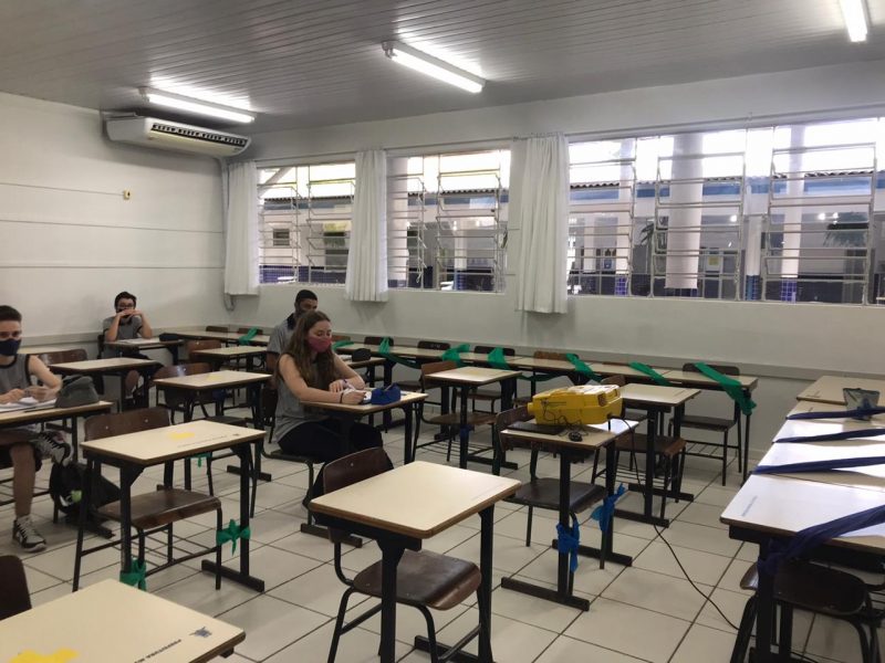 Sala de aula respeitando as medidas de distanciamento – Foto: Luana Amorim/ND
