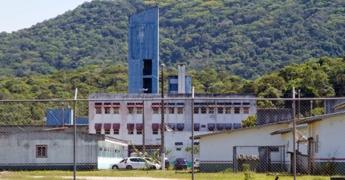 Liderança de facção responsável pelo assalto está presa em São Pedro de Alcântara. Na sexta-feira (4), ainda durante o dia, quatro advogados, todos de São Paulo, foram até o Complexo Penitenciário de São Pedro de Alcântara acompanhar e prestar assessoria aos envolvidos no crime. – Foto: Divulgação/ND
