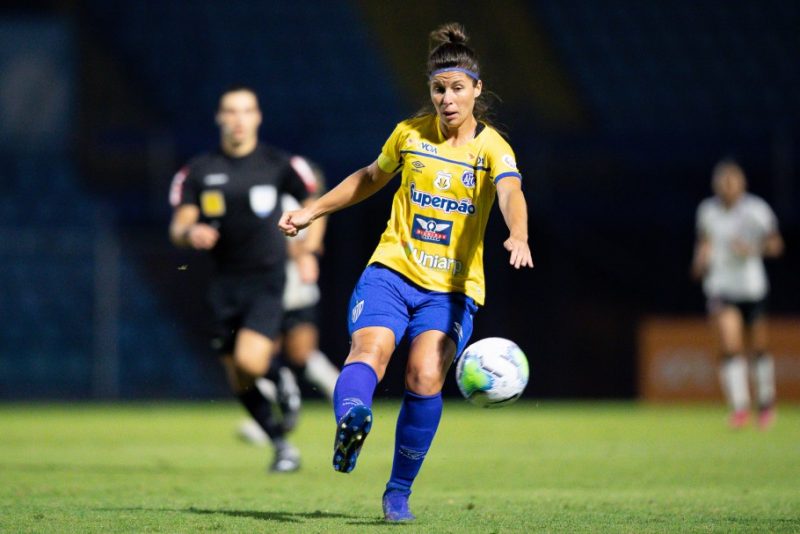 Camila &eacute; uma das Ca&ccedil;adoras que s&atilde;o lembradas nas convoca&ccedil;&otilde;es da Sele&ccedil;&atilde;o Brasileira – Foto: Mariana S&aacute;/CBF/ND