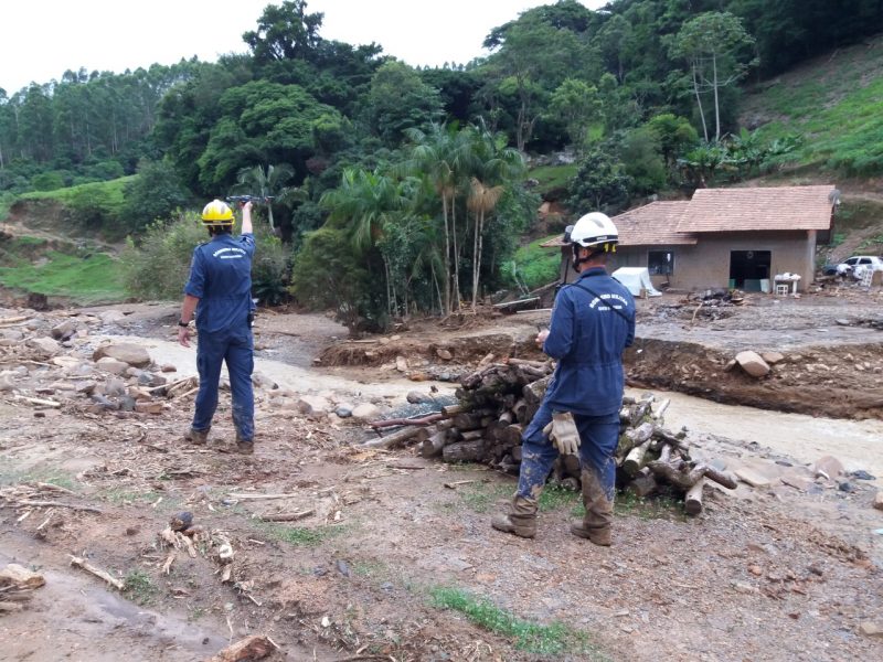 Até o momento, pelo menos 21 moradores do Alto Vale do Itajaí morreram em função dos temporais que atingiram a região. Dentre eles, 17 são de Presidente Getúlio, duas de Rio do Sul e uma em Ibirama. Ainda falta a identificação de uma pessoa – Foto: CMBSC/Divulgação/ND