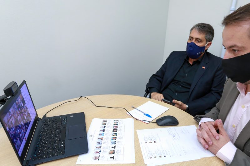 Governador esteve reunido com lideran&ccedil;as da cidade nesta segunda-feira (21) – Foto: Julio Cavalheiro / Secom