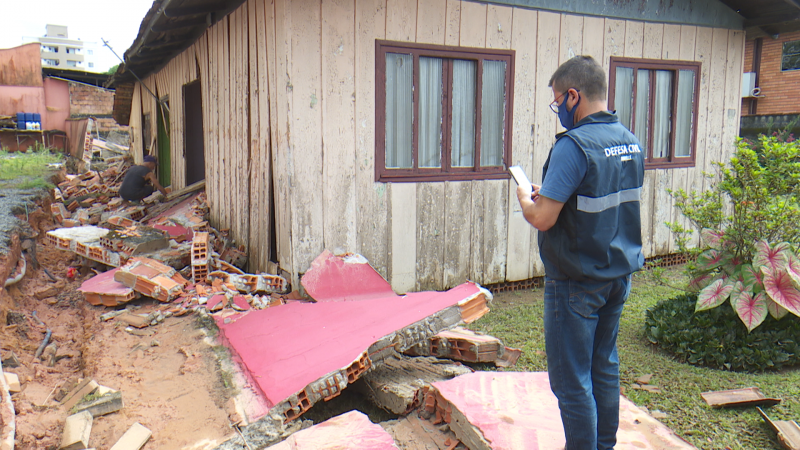Nesta ter&ccedil;a-feira, t&eacute;cnicos fizeram a vistoria do local – Foto: Juliano Masselai/Divulga&ccedil;&atilde;o