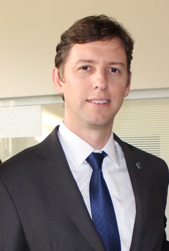 Ademar Oliveira atua na linha de frente contra a pandemia de Covid-19