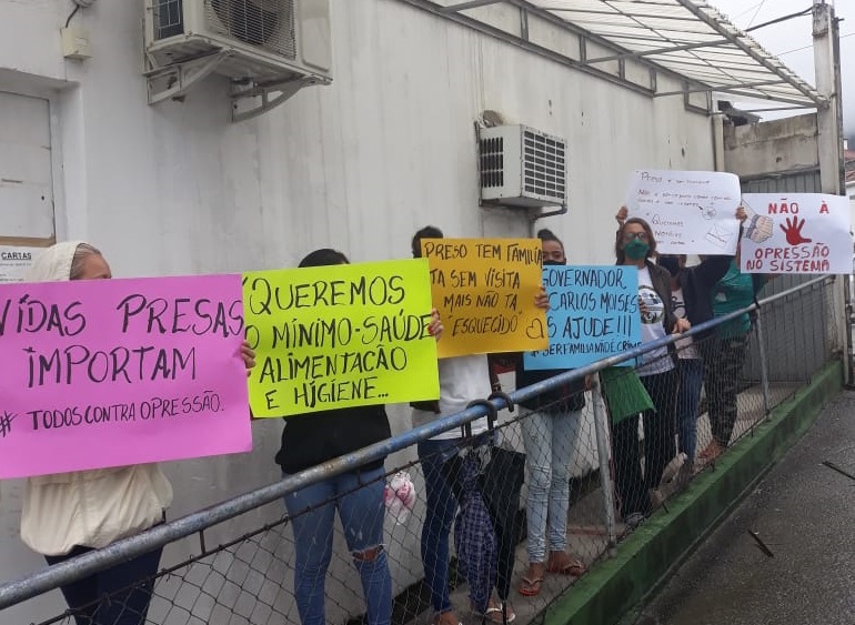 Em dezembro de 2020, parentes de presos também protestaram na porta da Penitenciária da Agronômica &#8211; Foto: Anderson Coelho/ND