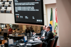 Deputados aprovam projetos para pessoas com defici&ecirc;ncia em sess&atilde;o na Alesc nesta quarta (9) – Foto: Bruno Colla&ccedil;o/Ag&ecirc;ncia AL