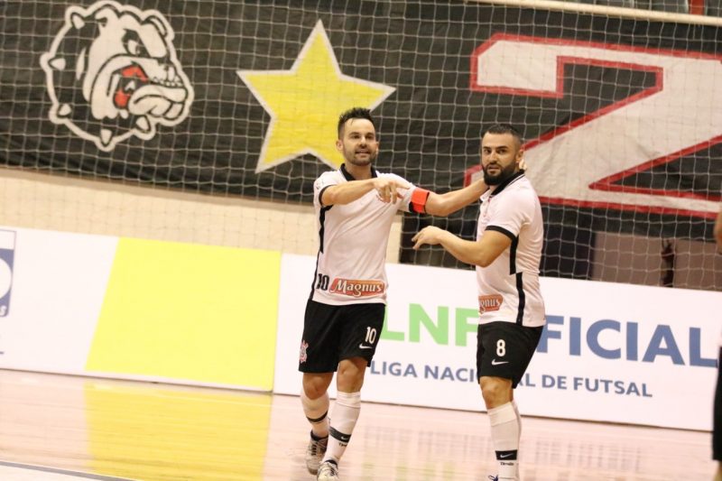 Deives marcou três em cima do JEC/Krona no Centreventos