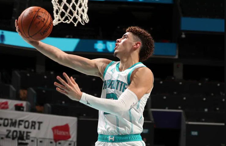 LaMelo Ball chega para ser a sensa&ccedil;&atilde;o de um Charlotte sem muitas pretens&otilde;es – Foto: NBA/Divulga&ccedil;&atilde;o