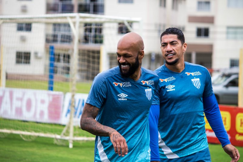 Bruno Silva e Ralf; dois nomes de “peso”, no Ava&iacute;, que n&atilde;o vingaram – Foto: Andr&eacute; Palma Ribeiro/Ava&iacute; FC