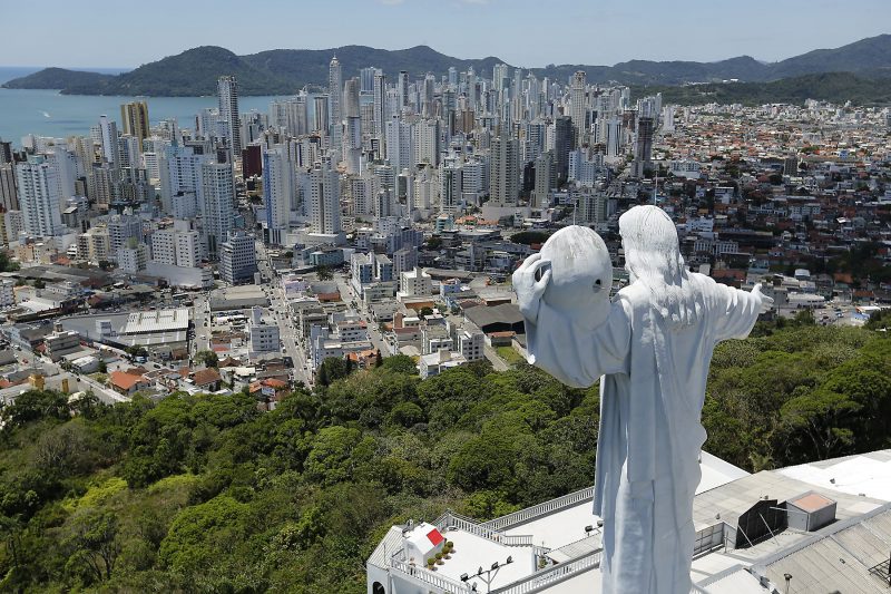 Imagem aérea no Complexo Turístico Cristo Luz – Foto: Power Produtora | Prefeitura Municipal de Balneário Camboriú/Divulgação