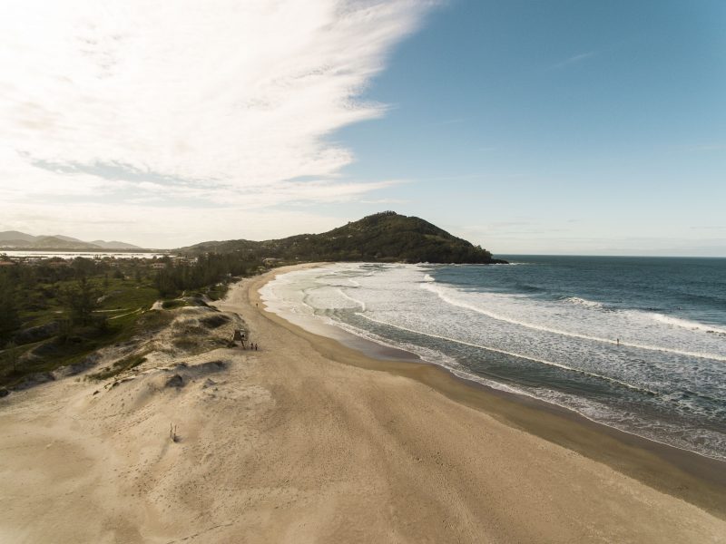 Praia da Ferrugem, em Garopaba &#8211; Foto: Prefeitura Municipal de Garopaba/Divulgação