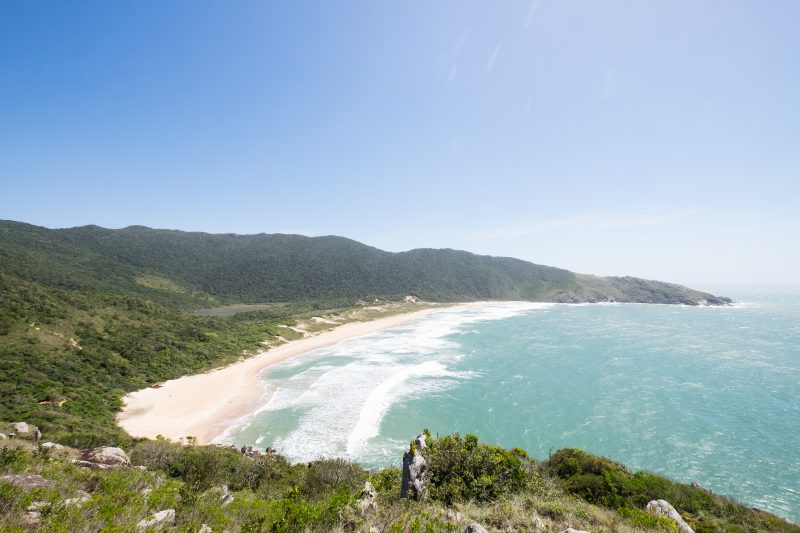 Praia da Lagoinha do Leste, em Florian&oacute;polis – Foto: iStock/Divulga&ccedil;&atilde;o