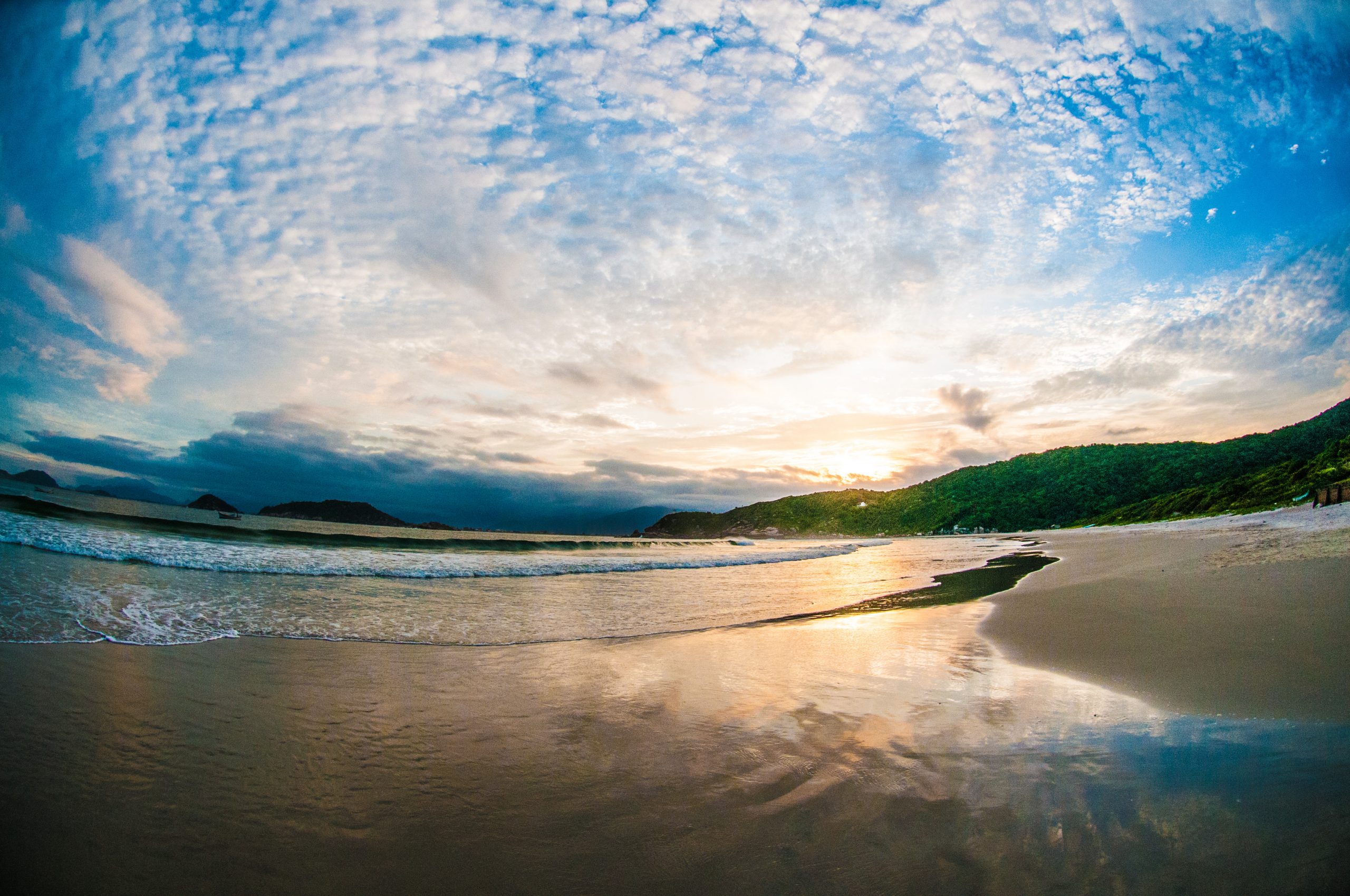 Praia de Naufragados – Foto: Eduardo Valente/Arquivo ND
