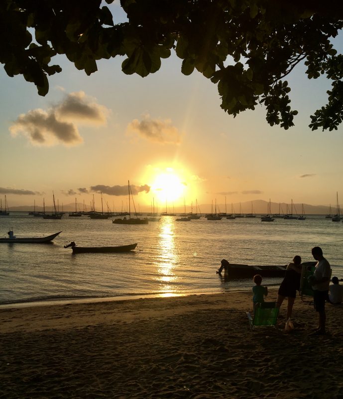 P&ocirc;r do sol em Santo Ant&ocirc;nio de Lisboa, em Florian&oacute;polis – Foto: iStock/Divulga&ccedil;&atilde;o