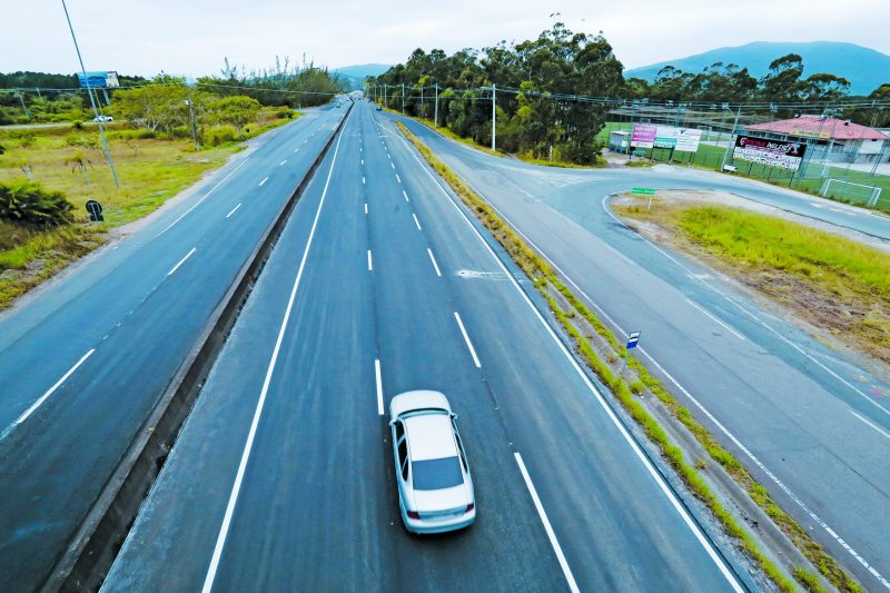 Revitaliza&ccedil;&atilde;o da SC-401 iniciou em agosto do ano passado – Foto: Mauricio Vieira/Divulga&ccedil;&atilde;o/Secom/ND