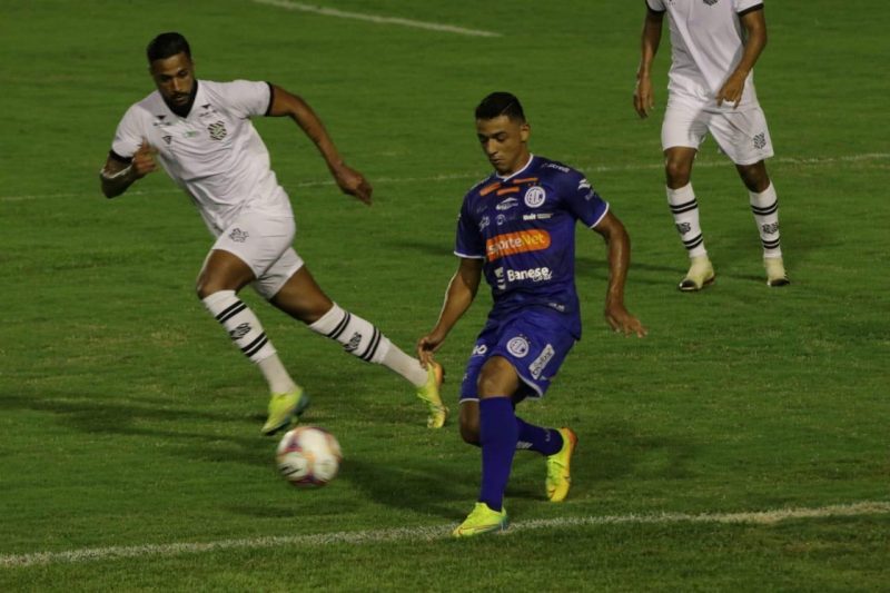 Confiança 1 a 1 Figueirense, pela Série B; ponto conquistado que dá esperança para engatar as vitórias – Foto: Emanuel Rocha/Estadão Conteúdo/ND