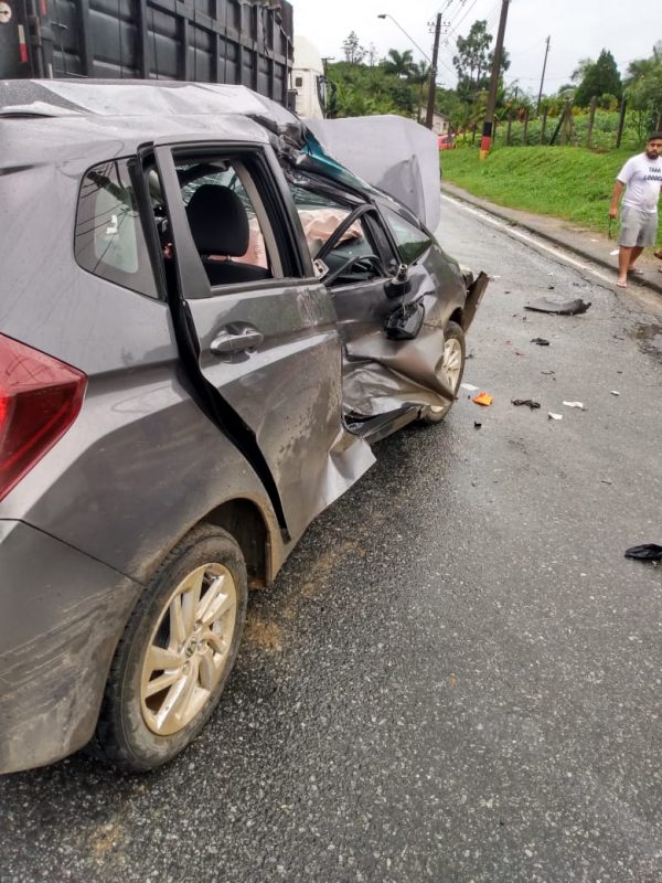 Acidente ocorreu na manh&atilde; desta quinta-feira (30) – Foto: Corpo de Bombeiros de Blumenau