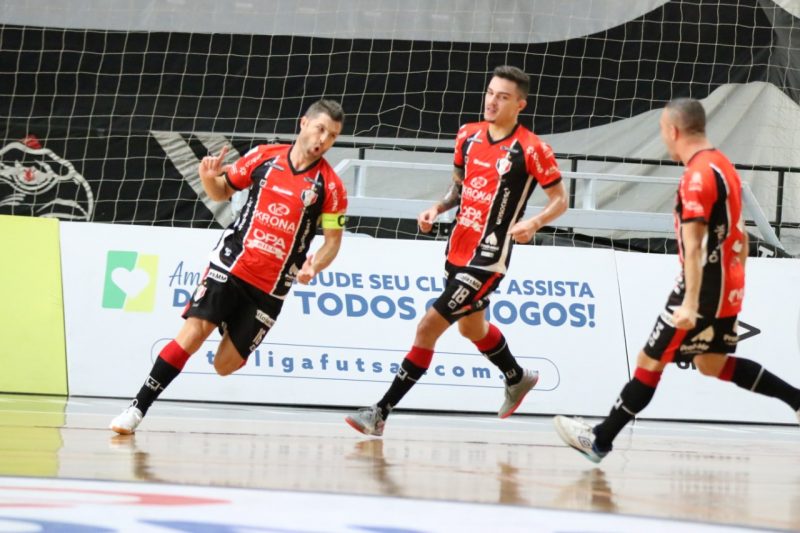 Genaro marcou, mas n&atilde;o foi suficiente para segurar o Corinthians jogando em casa – Foto: Juliano Schmidt/JEC/Krona