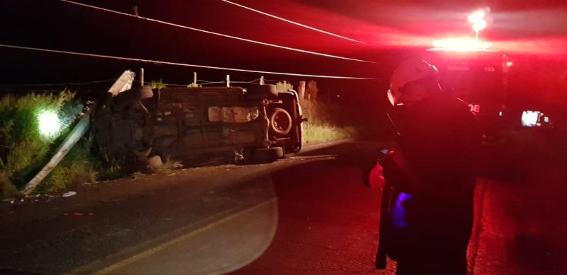 S10 bateu contra um poste na SC-284 – Foto: Corpo de Bombeiros